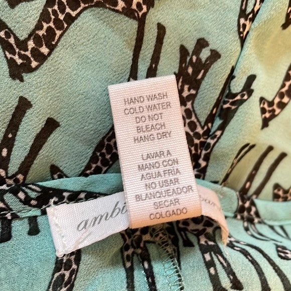 036: AMBIANCE APPAREL giraffe print swimsuit coverup in women’s size medium - Picture 9 of 9